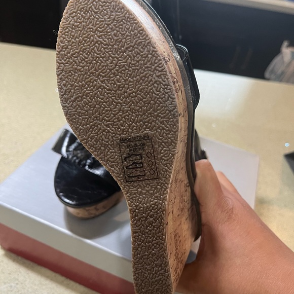 Breckelle’s. shore - Picture 4 of 4